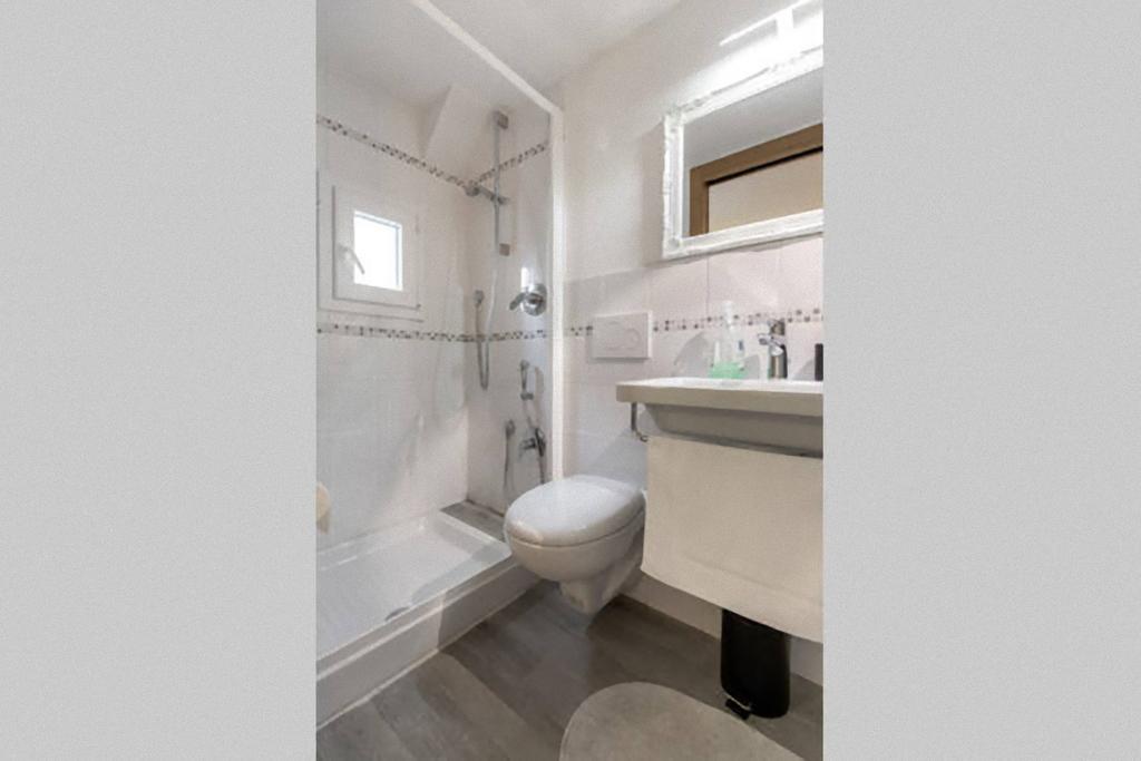 Roommo Carmine Florencia