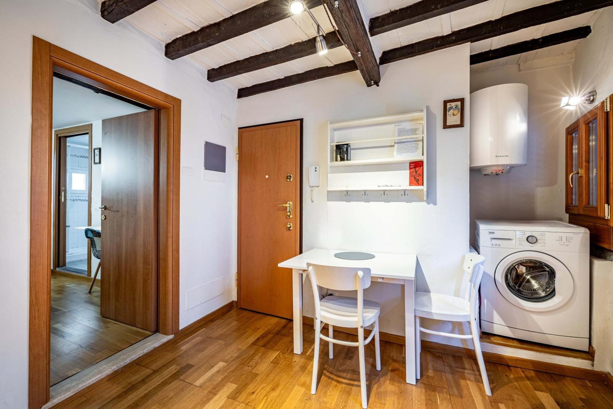 Roommo Carmine Florencia